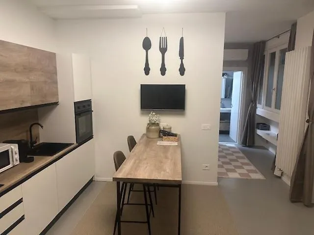 Apartment V15 *